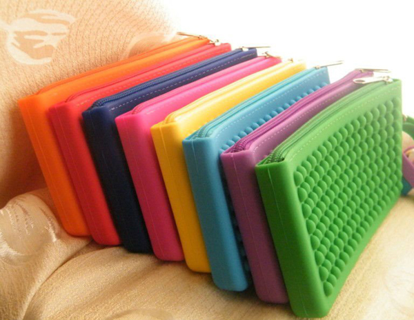 東莞硅膠手機(jī)套生產(chǎn)廠家地址 東莞硅膠手機(jī)套生產(chǎn)廠家地址